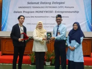Universiti Teknologi Petronas Gelar Program Moneywise di SMA Muhi