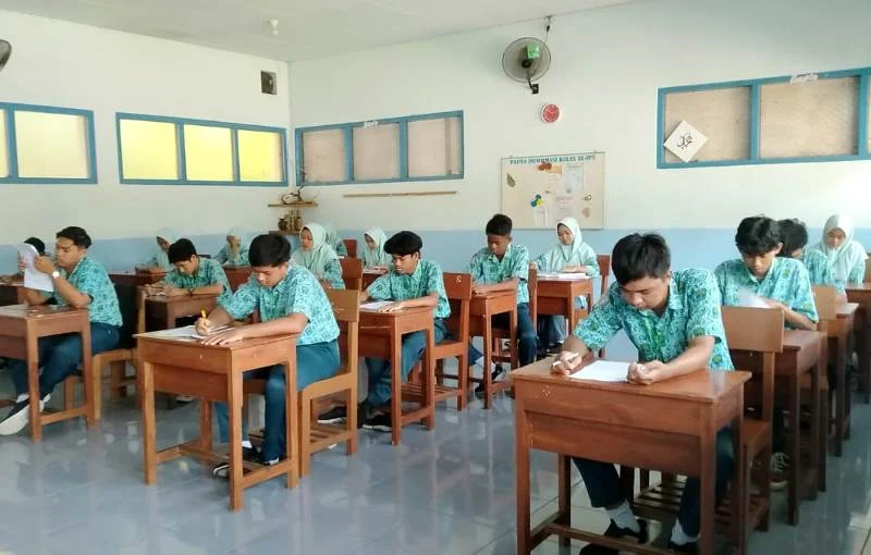 Ujian di Tengah Puasa, Siswa Smamsi Tetap Semangat