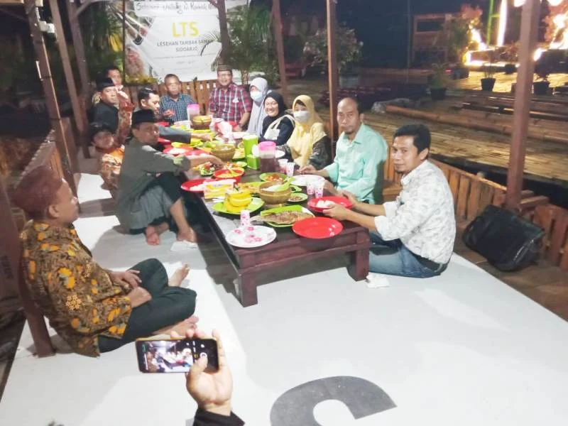 Relokasi SMP Muhammadiyah 8 Tanggulangin Dibahas Lesehan