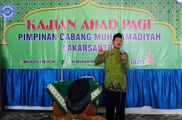 Ustdaz yang Selalu Ajak Keluarga pada Pengajiannya Ini Anjurkan ‘Bonek’ dalam Pendirian AUM