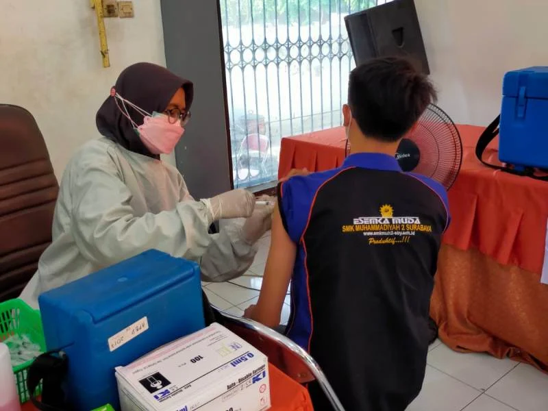Siswa SMKM 2 Ikuti Vaksinasi di Kecamatan