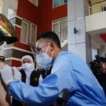 Khofifah Apresiasi Vaksinasi Drive Thru UMSurabaya