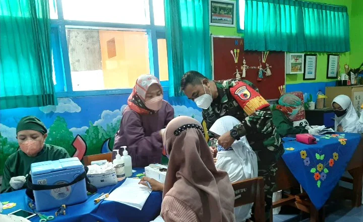 Vaksinasi Dosis Kedua Digelar SD Mutu Banyuwangi