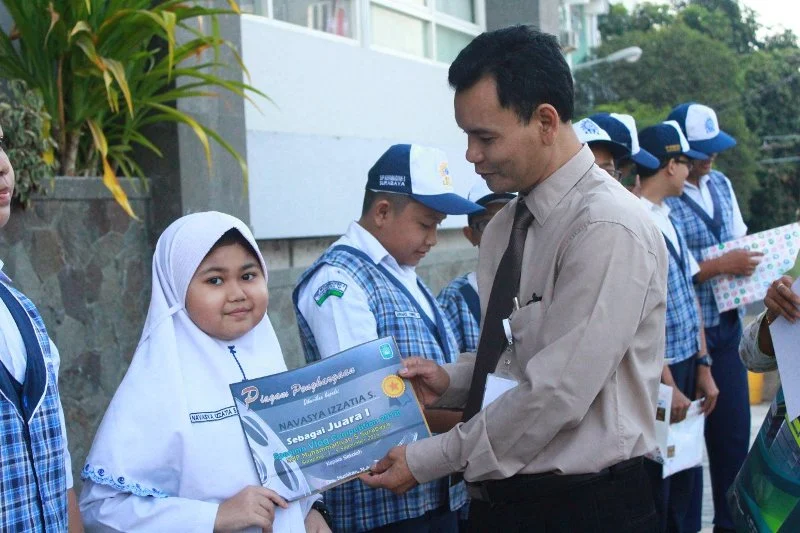 Vlog Celana Jins Ketat Itu Membuat Terkesima Dewan Juri