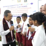 Semangat Baru di Hari Pertama Sekolah: Wamen Fajar Apresiasi MPLS Ramah di Ambon