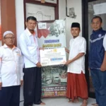 Lazismu GKB Gresik Serahkan Wakaf Tanah Perluasan Pesantren
