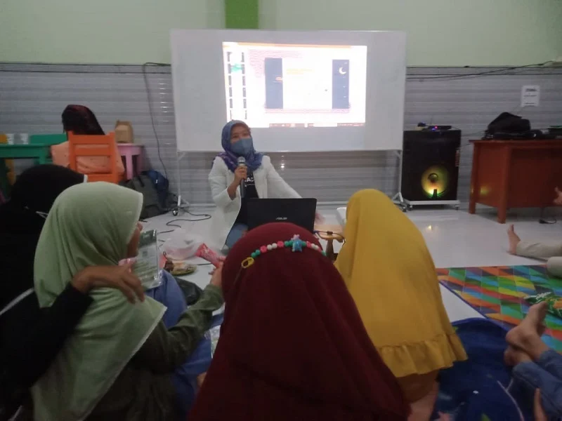 Apakah Obat Tetes Mata Bisa Batalkan Puasa?