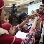 Wartawan Cilik Mudisa Wawancarai Menko Muhadjir, Malah Diwawancarai