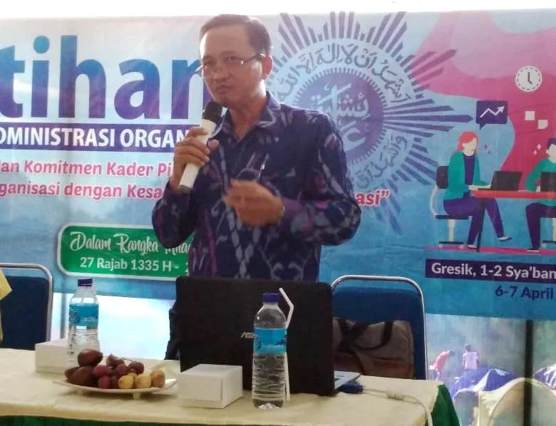 Sering Terjadi di Organisasi, Ketua Juga Mengetik Surat Sekaligus Merangkap Bendahara
