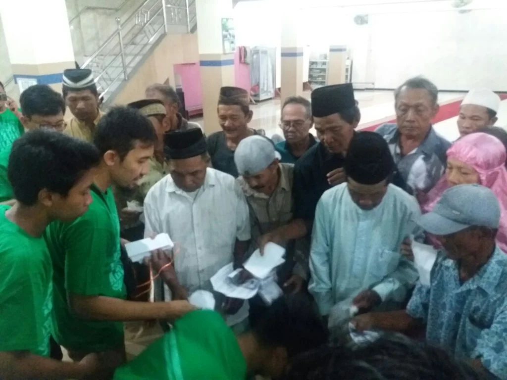 Pemuda Muhammadiyah Sahur Bersama di Eks Lokalisasi