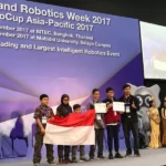 Kalahkan Tim SMP-SMA, Robotika Mudipat Raih Emas di Thailand