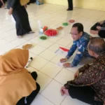 Sambang Kampung Halaman, Dosen Asli Bawean Ini Ajak Kelola Sekolah seperti Perusahaan