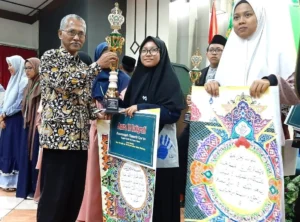 MAM 1 Karangasem Paciran Kembali Raih Juara Kaligrafi