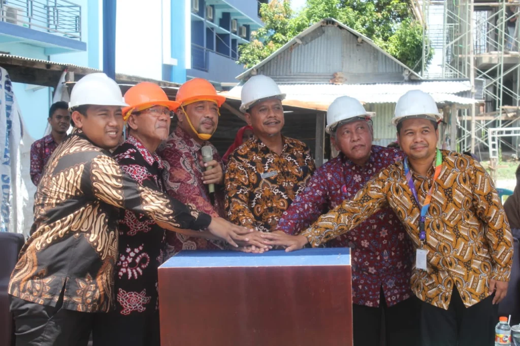Umla Resmikan Pemancangan Tiang Gedung 15 Lantai