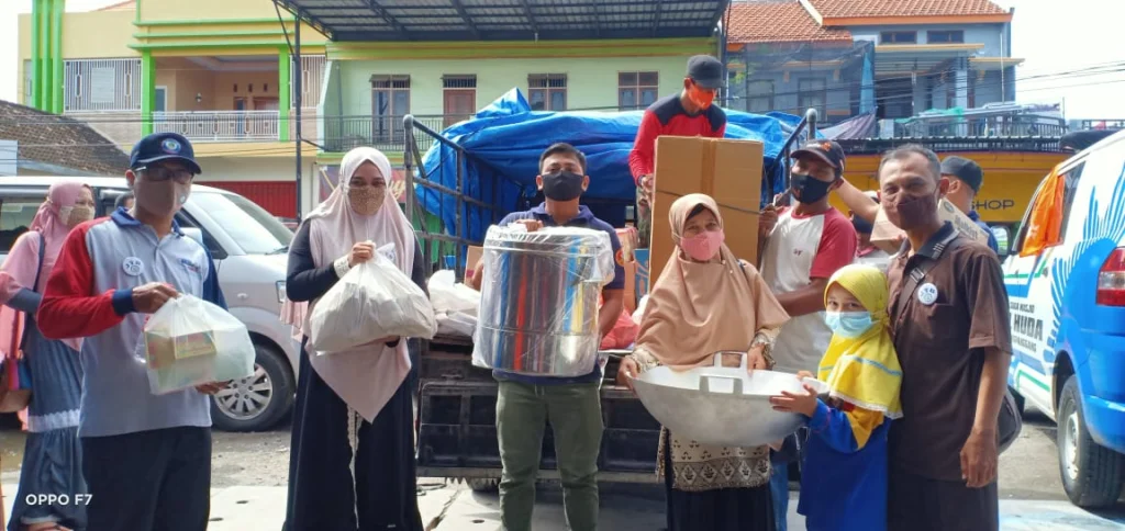Peduli Banjir, Ikwam SDMM Alirkan Bantuan ke Gresik Selatan