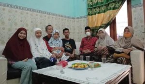 Badai dan Sejumput Kenangan Pak Nadjib