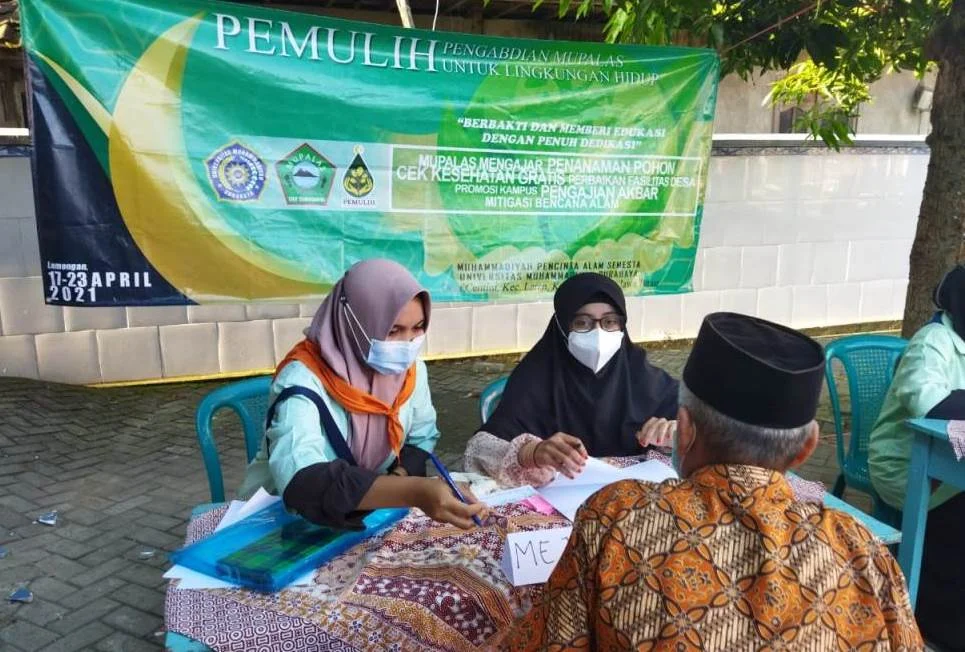 Pengabdian Mupalas UMSurabaya di Bantaran Sungai Bengawan Solo