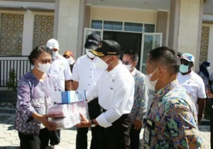 Jelang PON, Menko PMK Ajak Warga Papua Percepat Vaksinasi