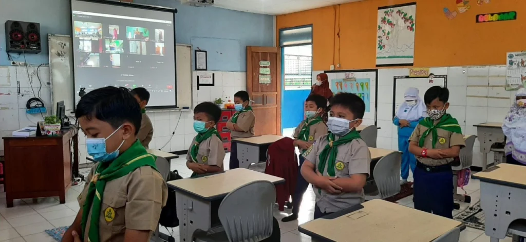 Pembelajaran Shalat Dhuha Hybrid di SD Mumtaz