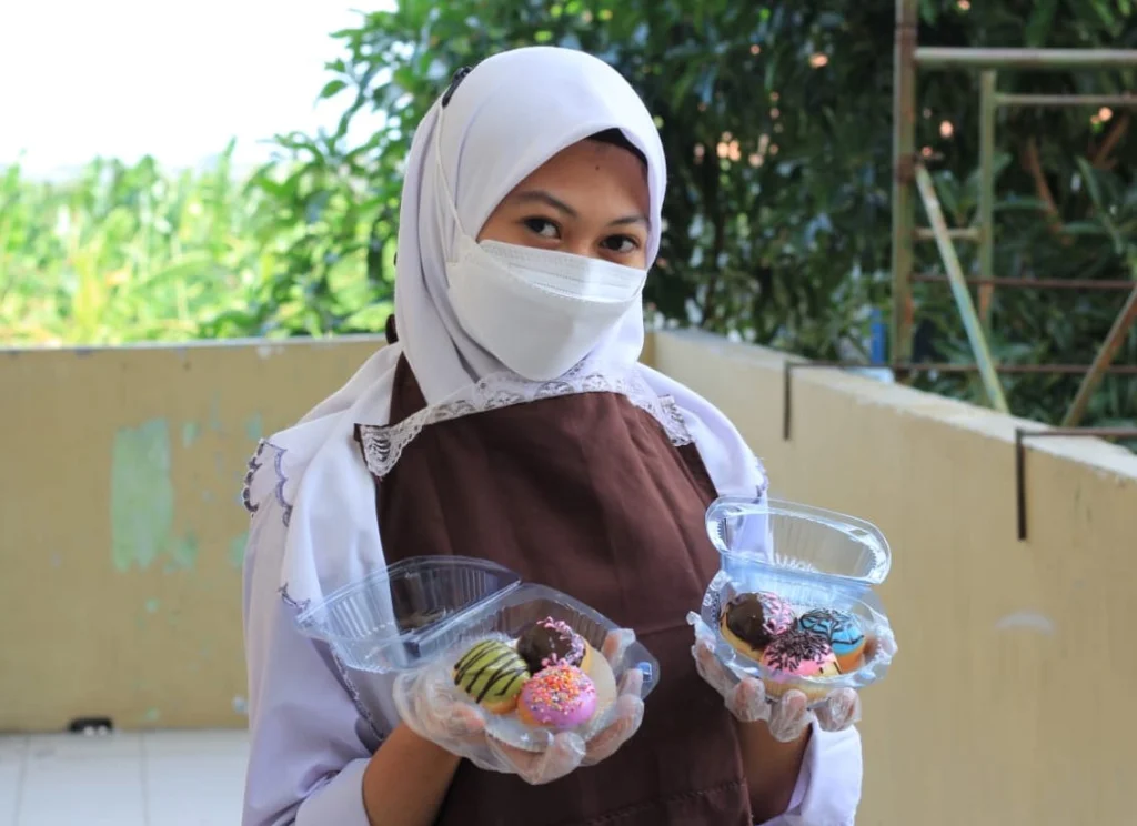 Ubah Singkong Jadi Jajanan Kekinian