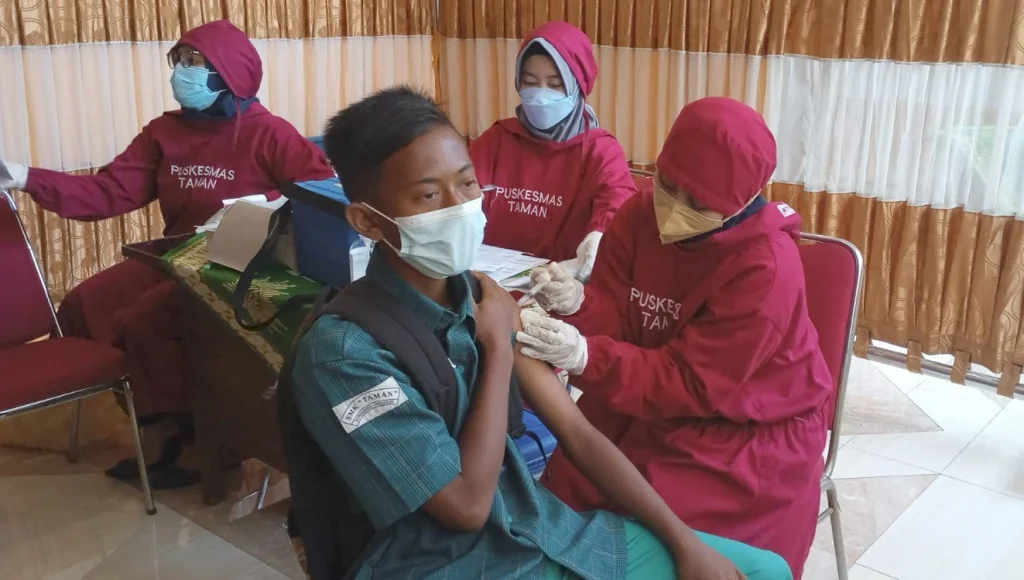 Smamita Jadi Pusat Vaksinasi Sekolah di Taman