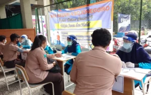 RS Aisyiyah Bojonegoro Vaksinasi Covid-19 di SMAN 4