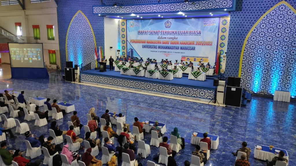 4021 Mahasiswa Baru Unismuh Dikukuhkan Rektor