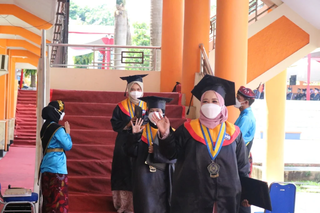 Pesan Bupati Bondowoso di Wisuda UM Jember