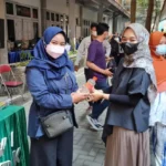 Suntik Vaksin sambil Menikmati Produk Inovasi Mahasiswa UMG