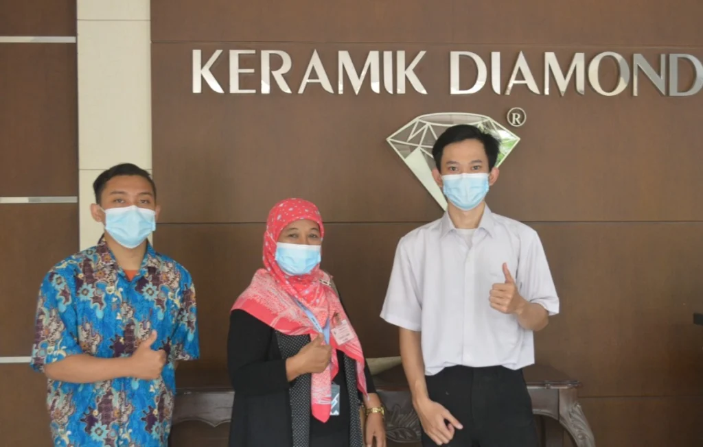 Empat Lulusan Smkmita Diterima di Keramik Diamond