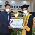 Umla Beri Beasiswa Atlet Peraih Medali PON asal Lamongan