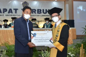 Umla Beri Beasiswa Atlet Peraih Medali PON asal Lamongan