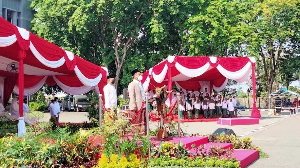 Nasyiah Ikuti Upacara Hari Santri, Ini Pesan Bupati Gresik