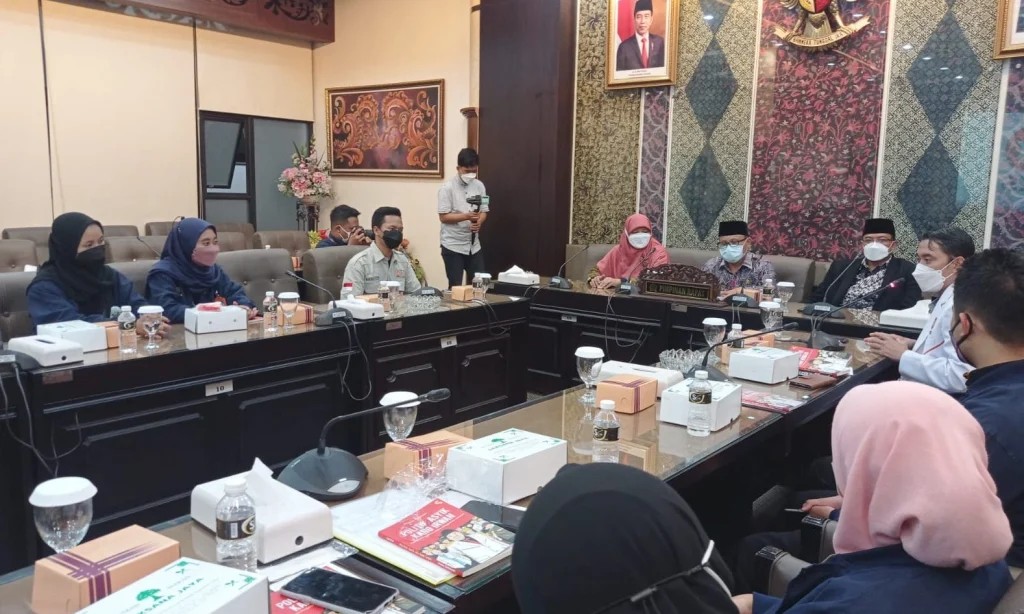 Anggota Parlemen Remaja dari SMAM 3 Jember Ajak Milenial Melek Politik