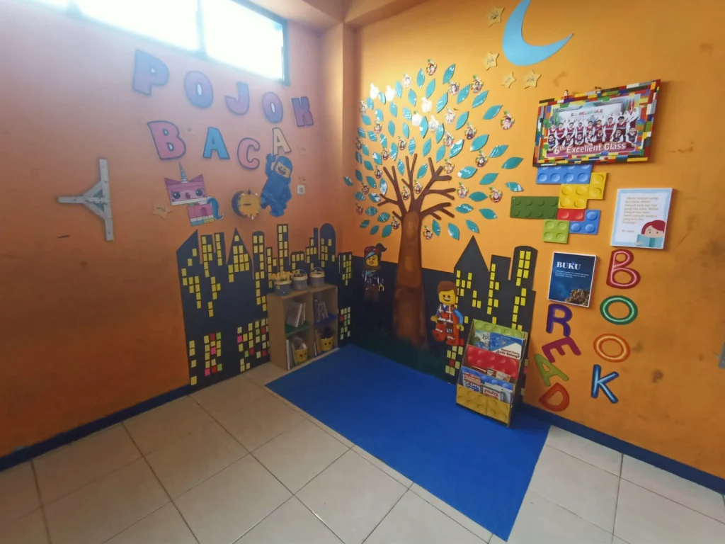 Lomba Pojok Baca Ikwam SD Mumtaz, Kreatif!