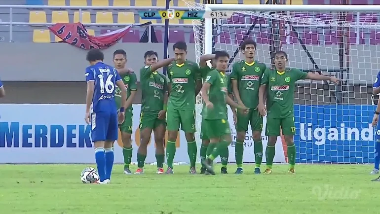 Diwarnai Bola Membentur Tiang Gawang, HWFC Rebut Satu Poin Lawan PSCS