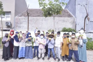 Panen Terong di Ekowisata SD Mugeb