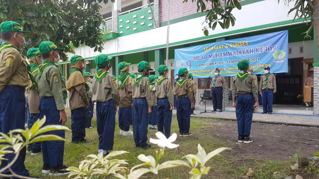 Cara SD Almadany Dekatkan Siswa dengan Muhammadiyah