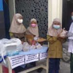 Siswa Mimdaka Berbagi 450 Nasi Bungkus