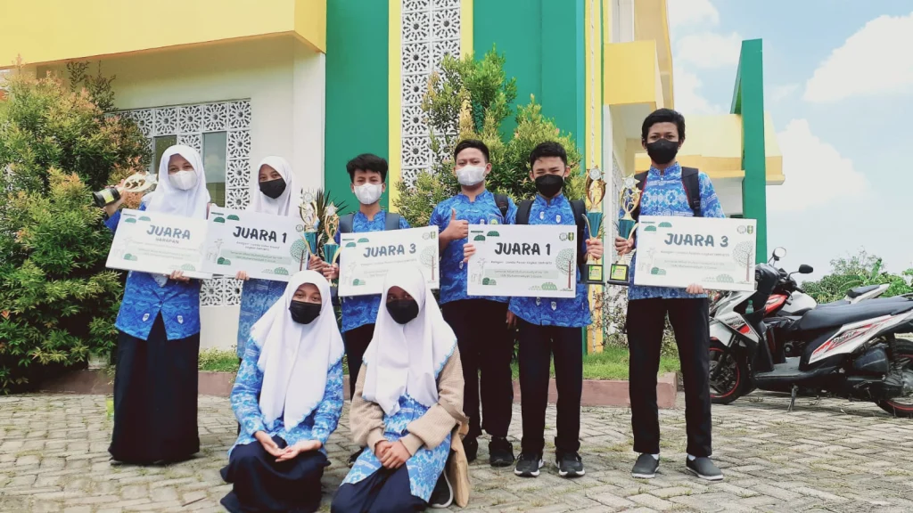 Spemupat Juara Umum Lomba yang Digelar SMK Mulia