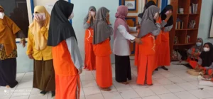 Ketika MBS Smamsatu Ajak Santri Merasakan Jadi si Buta