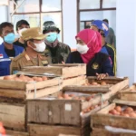 Gubernur Pastikan Kebutuhan Makanan Pengungsi Semeru Terpenuhi