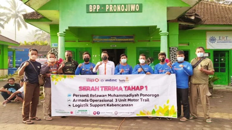 Lazismu-MDMC Ponorogo Salurkan Bantuan untuk Semeru