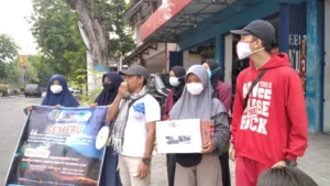 Aksi Pelajar-Mahasiswa Muhammadiyah Nganjuk Galang Dana Semeru