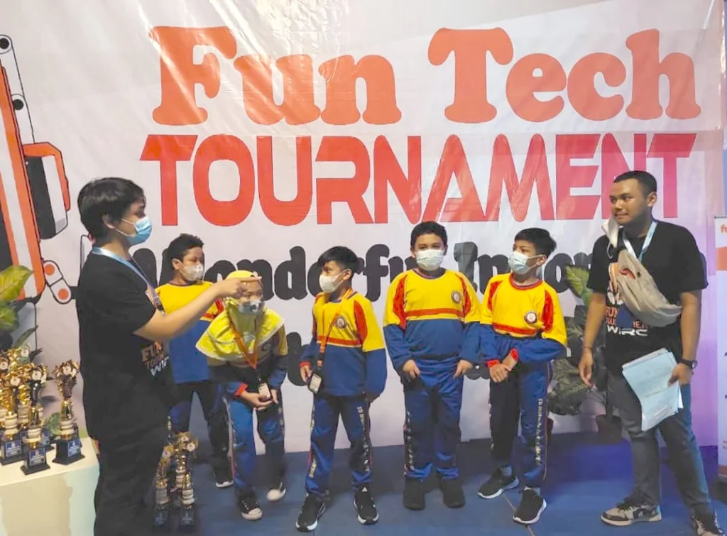 Wow! SDMM Borong Juara Robotik di WIRC 2021