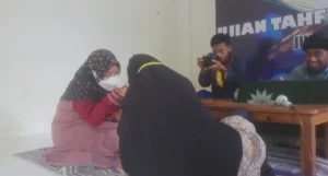 Tangis Haru Orangtua Iringi Ujian Tahfid Santri Ponpes Al-Muhajir Kedungpring
