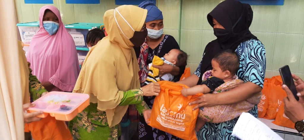 Aisyiyah Buka Dapur Balita dan Sekolah Ceria untuk Warga Semeru