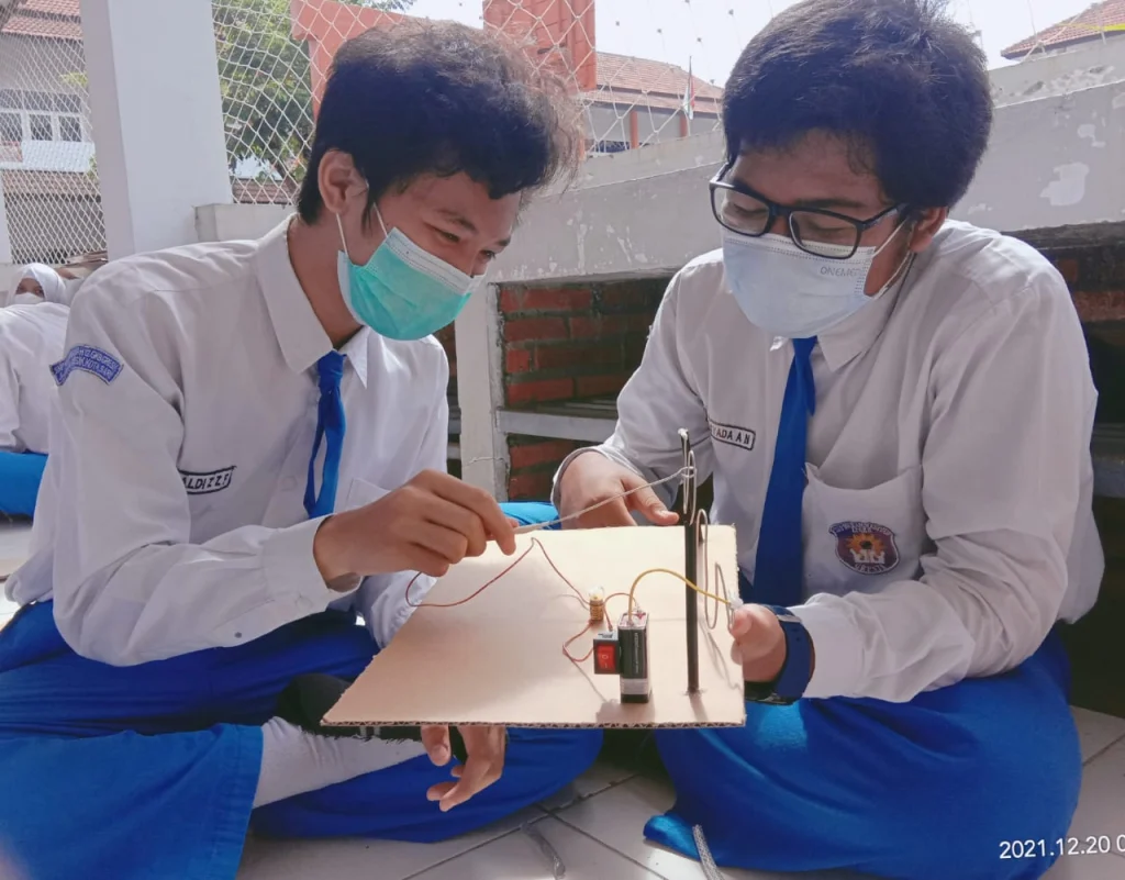 Science Project Spemdalas, Asah Kreativitas sembari Bermain