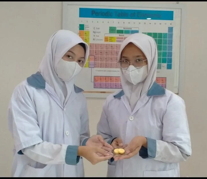 Jamu Madura Antarkan Smamio Juara Kompetisi Riset Internasional