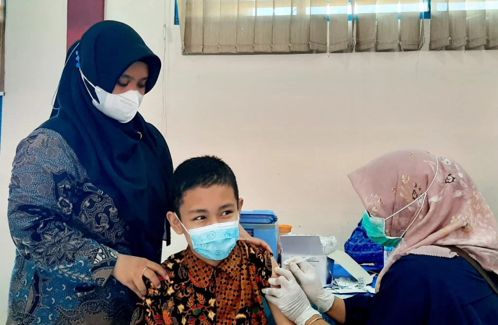 Vaksinasi di Berlian School, Begini Trik Kondisikan Siswa